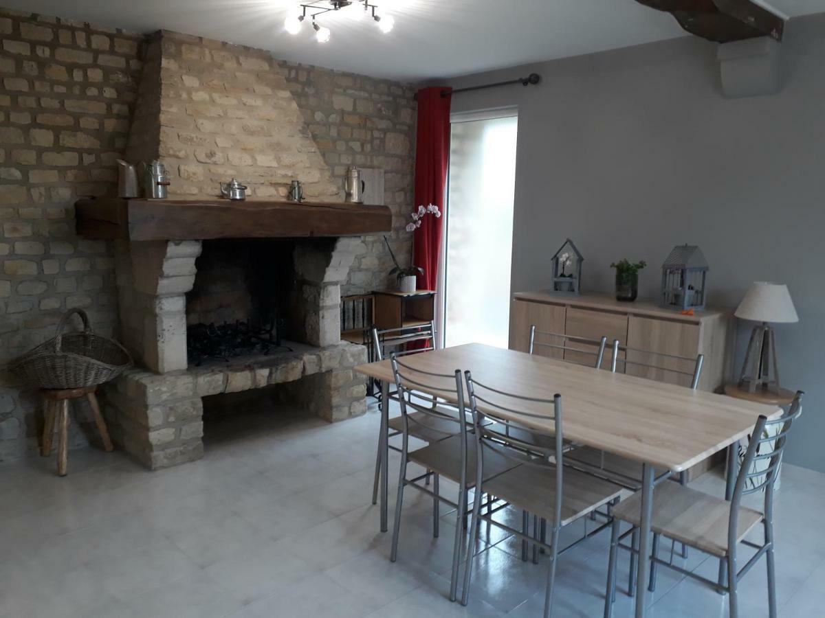 Gite " Le Vieux Noyer" Liesville-sur-Douve Exterior photo